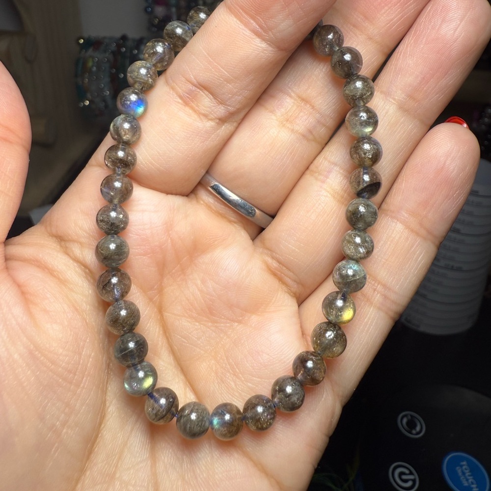 🌌 Flashy Labradorite Bracelet (6mm) 🌌 - Picture 2 of 4